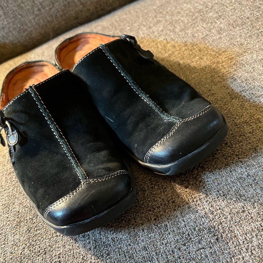 Slide on black Swede shoe 9n